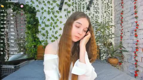 Snapshot of nancycaseys chatting on 02-10-25, 08:09 Luna online show from 02-10-25, 08:09