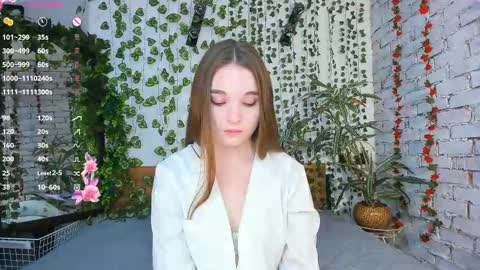 Snapshot of nancycaseys chatting on 02-24-25, 06:27 Luna online show from 02-24-25, 06:27