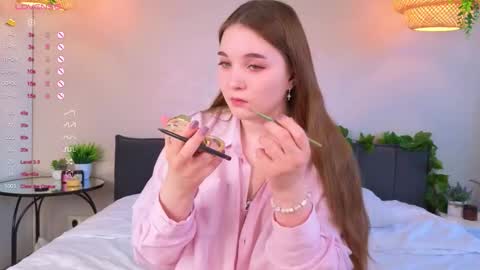 Snapshot of nancycaseys chatting on 09-09-25, 05:07 Luna online show from 09-09-25, 05:07