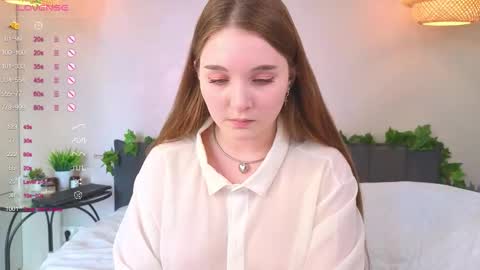 Snapshot of nancycaseys chatting on 09-22-25, 05:09 Luna online show from 09-22-25, 05:09