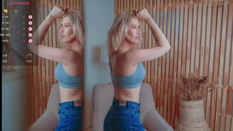 Snapshot of nancyfancyyy chatting on 01-10-25, 06:31 Follow my page on peach online show from 01-10-25, 06:31