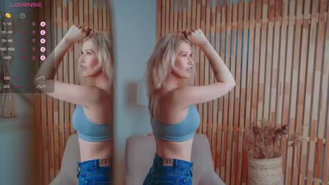 Snapshot of nancyfancyyy chatting on 01-16-25, 09:27 Follow my page on peach online show from 01-16-25, 09:27