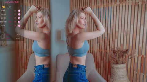 Snapshot of nancyfancyyy chatting on 01-29-25, 10:16 Follow my page on peach online show from 01-29-25, 10:16