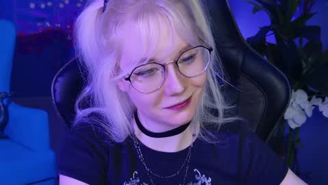 Snapshot of nancymartinez chatting on 01-13-25, 02:21 nancymartinez online show from 01-13-25, 02:21