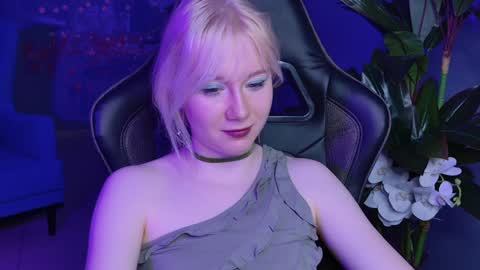 Snapshot of nancymartinez chatting on 01-18-25, 11:43 nancymartinez online show from 01-18-25, 11:43