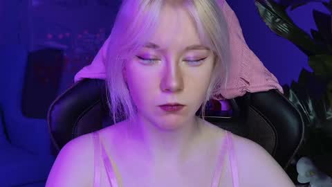 Snapshot of nancymartinez chatting on 01-19-25, 05:05 nancymartinez online show from 01-19-25, 05:05