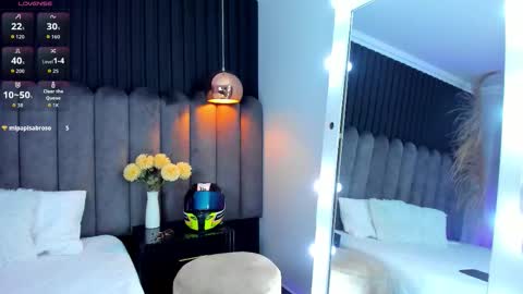 Snapshot of nanda_vixen_ chatting on 02-12-26, 09:10 Nanda online show from 02-12-26, 09:10