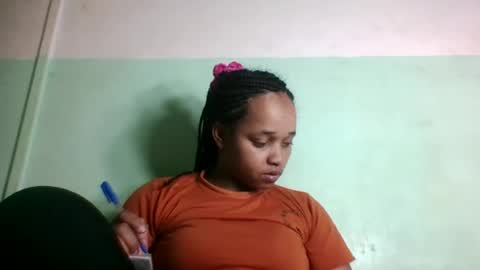 Snapshot of nandrianina416143 chatting on 06-12-26, 06:12 nandrianina416143 online show from 06-12-26, 06:12