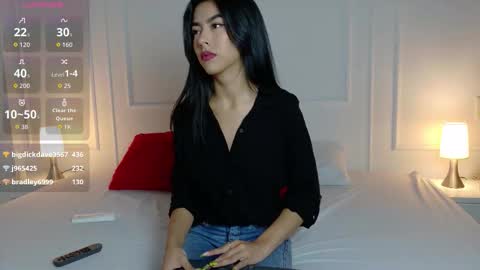 nany_model25 online show from 10-28-25, 08:33
