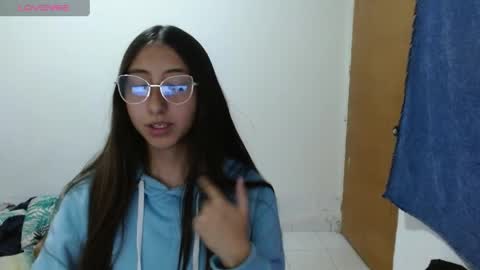 nanylux online show from 04-19-26, 04:12