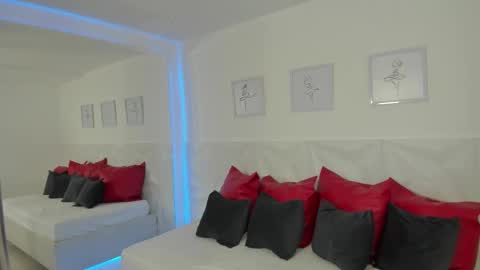 Snapshot of naomi_amoretti chatting on 02-25-26, 04:49 Naomi Amoretti online show from 02-25-26, 04:49