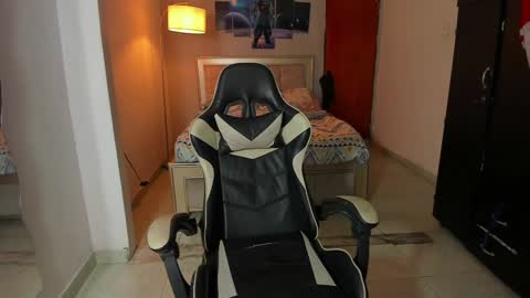 naomi_berckley online show from 01-29-25, 08:18