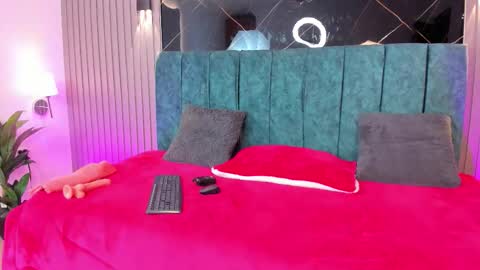 Naomi online show from 02-18-26, 12:23