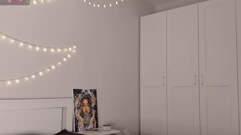 Snapshot of naomi_oops chatting on 11-14-25, 09:57 Naomi online show from 11-14-25, 09:57