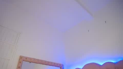 Snapshot of naomi_shayk chatting on 04-16-26, 09:39 naomi_shayk online show from 04-16-26, 09:39