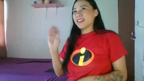 Snapshot of naomi_sweet420 chatting on 12-21-24, 08:54 Mia online show from 12-21-24, 08:54