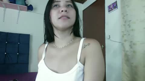 Snapshot of naomi_sweet420 chatting on 01-28-25, 04:29 Mia online show from 01-28-25, 04:29