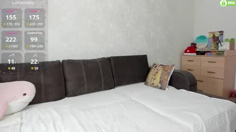 Snapshot of naomi_tara chatting on 01-17-25, 09:17 Naomi online show from 01-17-25, 09:17