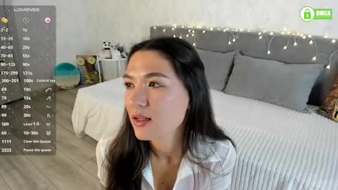 Snapshot of naomi_tara chatting on 09-23-25, 02:42 Naomi online show from 09-23-25, 02:42