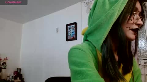 Snapshot of naomi_unu chatting on 06-13-26, 07:12 Naomi online show from 06-13-26, 07:12