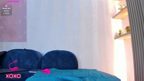 Snapshot of naomi_viper_ chatting on 06-22-26, 11:07 Naomi online show from 06-22-26, 11:07