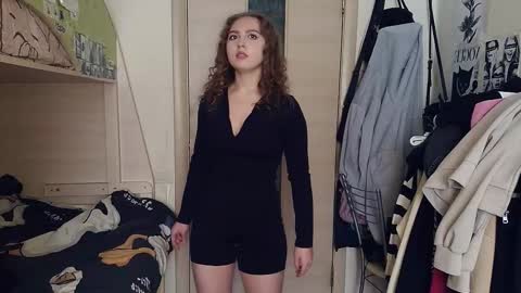 Snapshot of naomibarhydt chatting on 02-27-26, 08:25 Naomi online show from 02-27-26, 08:25