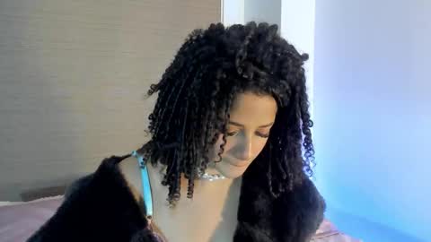 Snapshot of naomidawsonn chatting on 10-22-25, 11:04 naomidawson online show from 10-22-25, 11:04