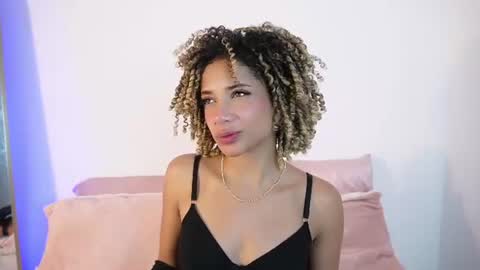 Snapshot of naomidawsonn chatting on 06-10-26, 11:57 naomidawson online show from 06-10-26, 11:57
