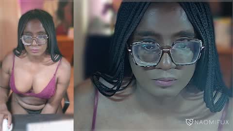 Snapshot of naomifux chatting on 01-12-25, 07:21 Naomi online show from 01-12-25, 07:21