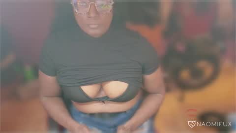 Snapshot of naomifux chatting on 02-20-25, 10:48 Naomi online show from 02-20-25, 10:48