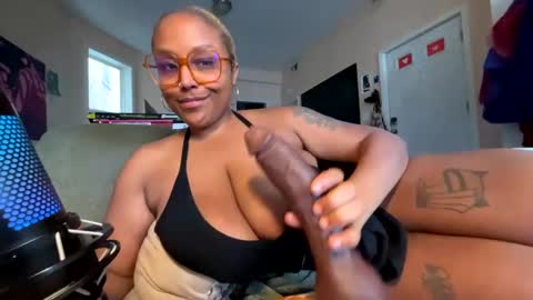 Naomigiirl6 online show from 02-23-25, 04:35