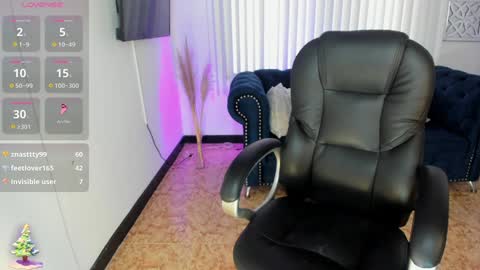 Snapshot of naomii_campbell_ chatting on 12-20-24, 03:42 Naomi Campbell online show from 12-20-24, 03:42