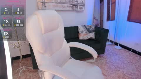 Snapshot of naomii_campbell_ chatting on 01-31-25, 01:22 Naomi Campbell online show from 01-31-25, 01:22