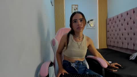 naomis_35 online show from 10-09-25, 08:18