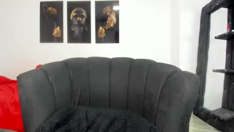 Snapshot of naomiwildburn chatting on 02-22-25, 06:41 naomiwildburn online show from 02-22-25, 06:41