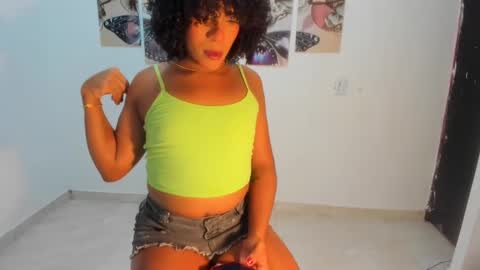 Snapshot of naomiwildburn chatting on 02-23-25, 04:13 naomiwildburn online show from 02-23-25, 04:13