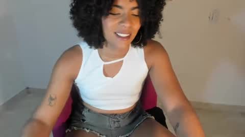 Snapshot of naomiwildburn chatting on 03-02-25, 05:14 naomiwildburn online show from 03-02-25, 05:14