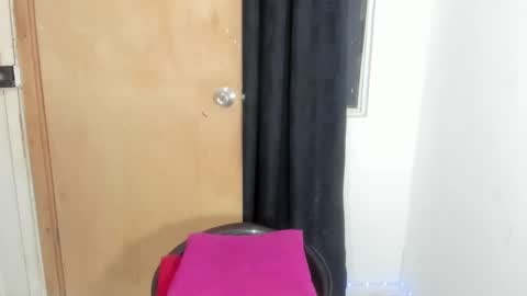 Snapshot of naomiwildburn chatting on 03-05-25, 04:02 naomiwildburn online show from 03-05-25, 04:02