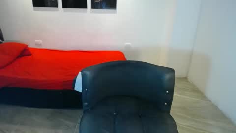 Snapshot of naomiwildburn chatting on 09-13-25, 02:28 naomiwildburn online show from 09-13-25, 02:28