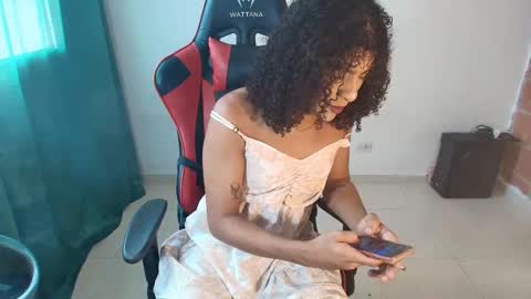 Snapshot of naomiwildburn chatting on 10-18-25, 01:56 naomiwildburn online show from 10-18-25, 01:56