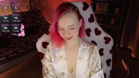 Naomi online show from 03-08-26, 08:23