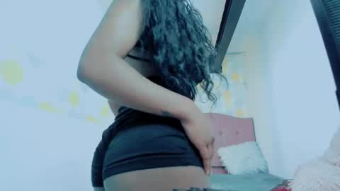 Snapshot of naomy__smith__ chatting on 01-26-25, 06:16 N A O M Y online show from 01-26-25, 06:16