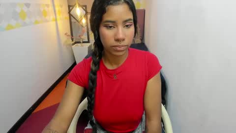 Snapshot of naomy__smith__ chatting on 02-02-25, 12:02 N A O M Y online show from 02-02-25, 12:02