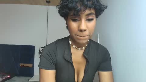 Snapshot of naomy__smith__ chatting on 02-25-26, 08:07 N A O M Y online show from 02-25-26, 08:07