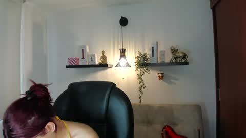 Snapshot of naomy_stanley chatting on 06-21-26, 09:50 Naomy Stanley online show from 06-21-26, 09:50