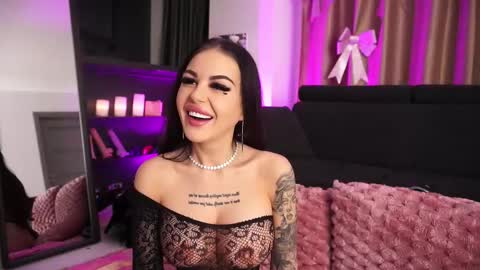 Snapshot of naomyblackbarbie chatting on 11-15-25, 05:38 naomyblackbarbie online show from 11-15-25, 05:38