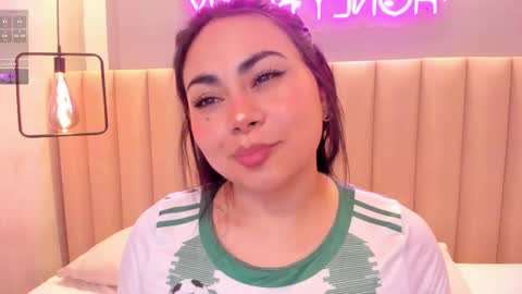 Naomy  online show from 10-16-25, 09:49