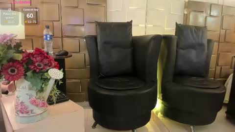 Snapshot of naomyrivera chatting on 07-10-26, 06:43 nao online show from 07-10-26, 06:43