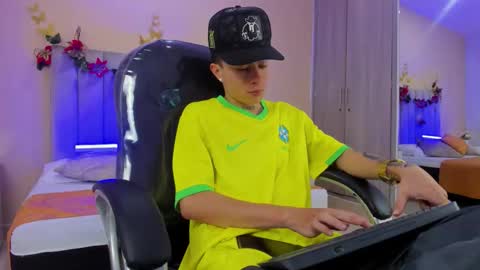 Nascary Fox online show from 12-22-25, 07:22