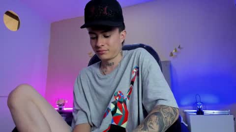 Snapshot of nascary_fox chatting on 05-11-26, 02:45 Nascary Fox online show from 05-11-26, 02:45